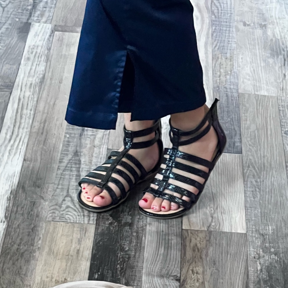Sandals - Picture 2 of 6